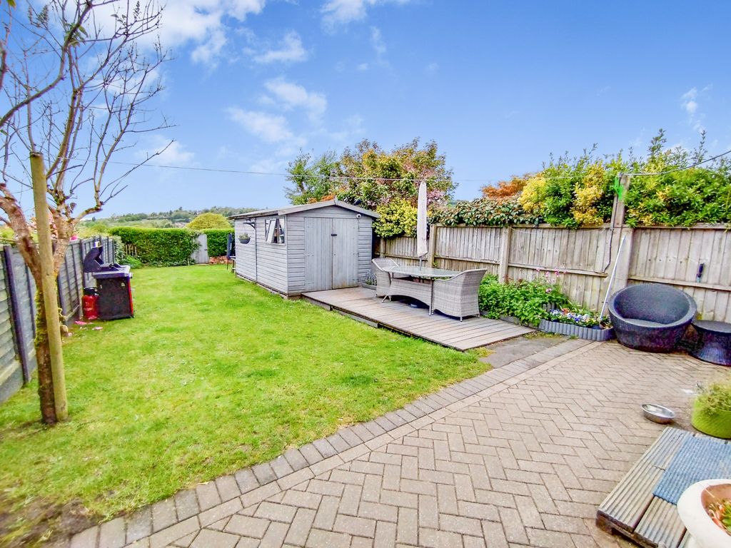 Property photo 2 of 28