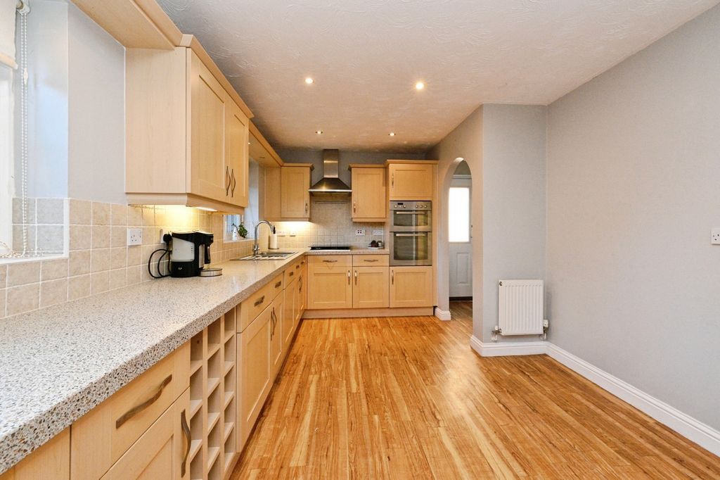 Property photo 3 of 17 Photo