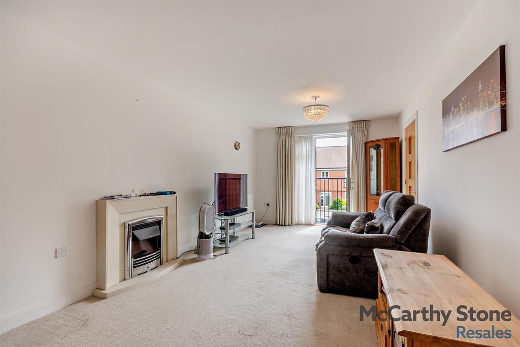 Property photo 2 of 26 8654939-Interior13-800.Jpg