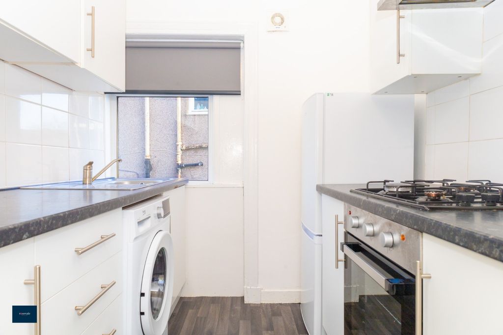 Property photo 3 of 11 Photo 3