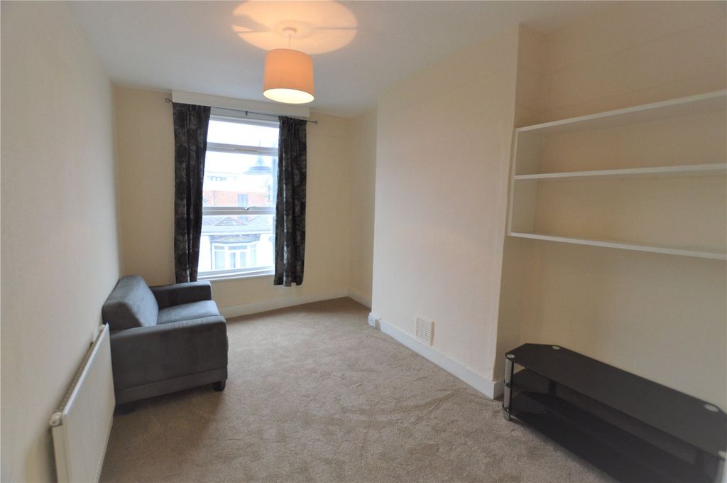 Property photo 3 of 11 Picture No. 06