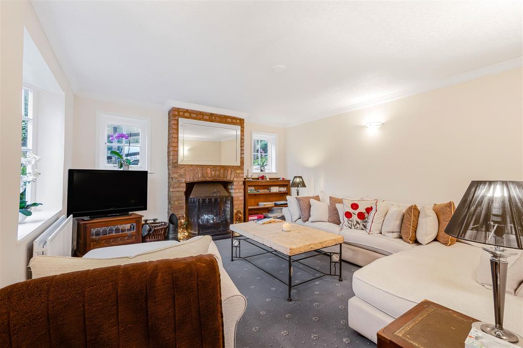 Property photo 2 of 29 23_72432.Jpg