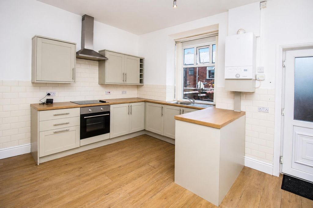 Property photo 2 of 9
