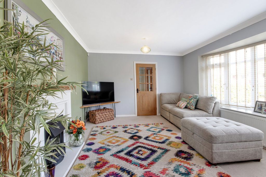 Property photo 2 of 12