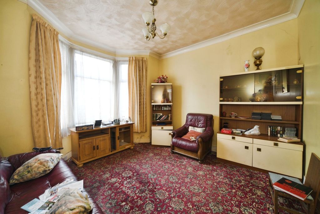 Property photo 2 of 16 Pbox-Img.Jpg