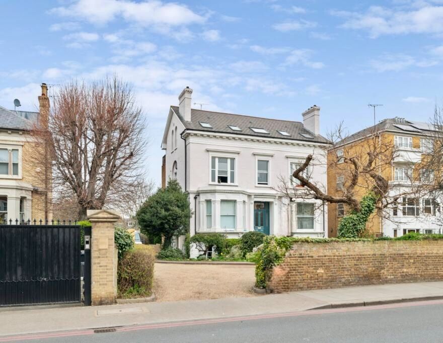 Property photo 1 of 12