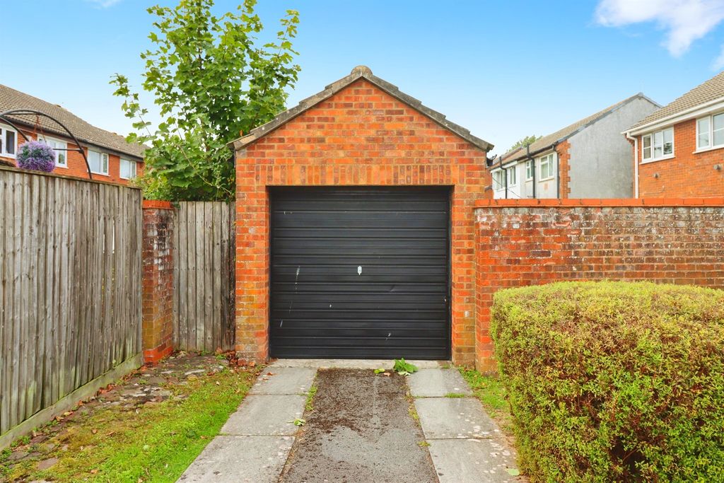 Property photo 3 of 10