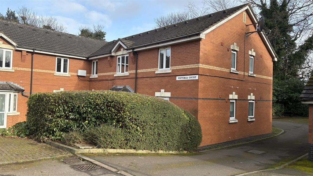 Property photo 1 of 11 Approach