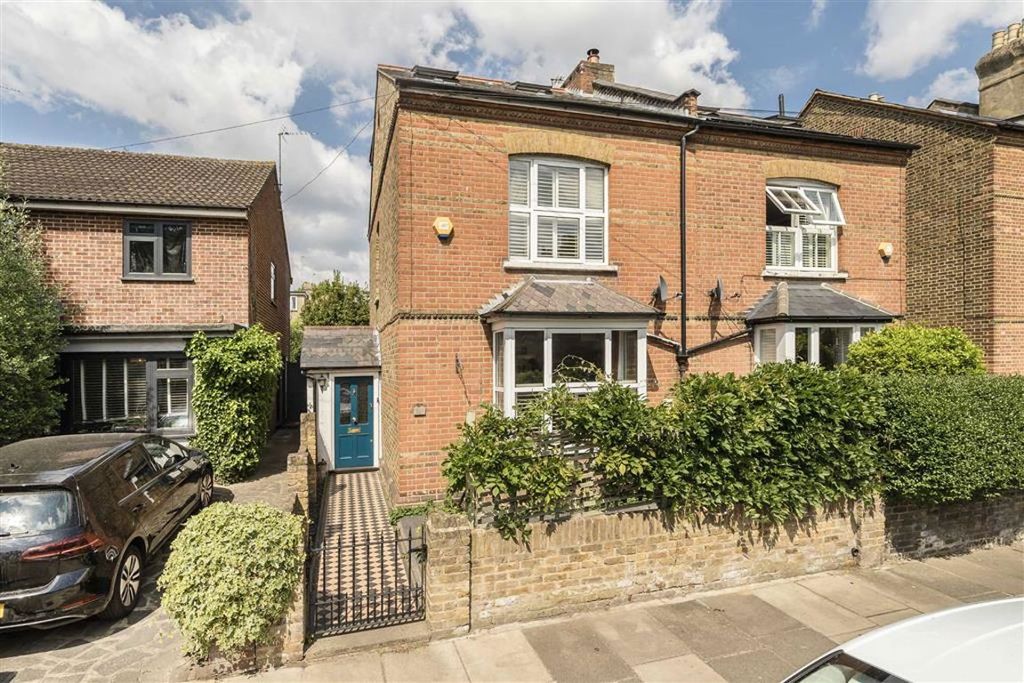 Property photo 1 of 8