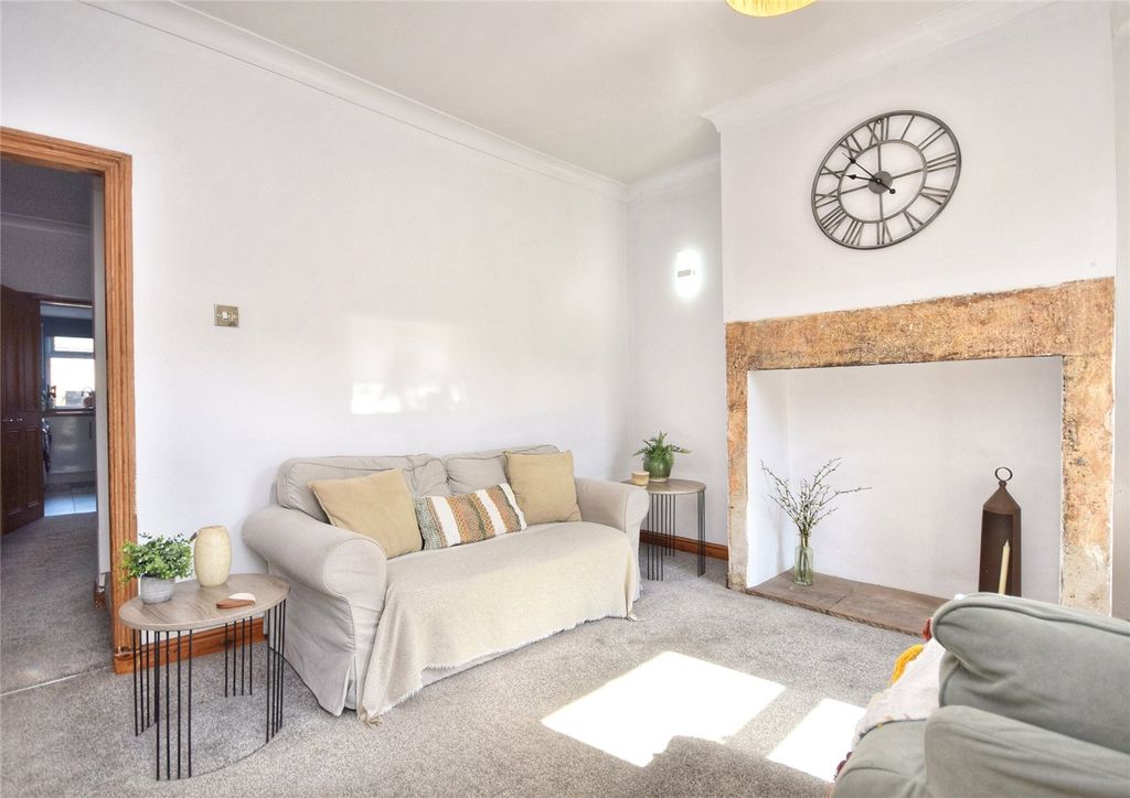 Property photo 3 of 18 Living Room