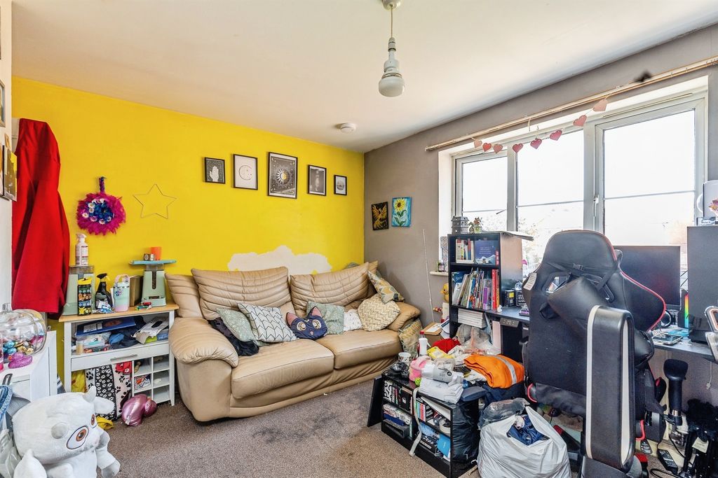 Property photo 2 of 16