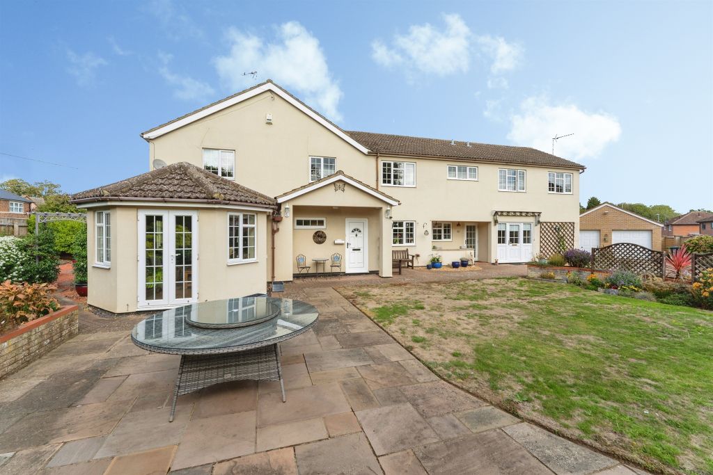 Property photo 1 of 30