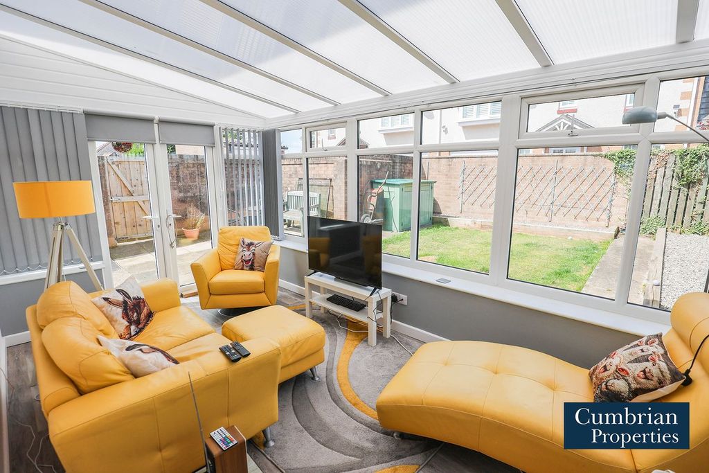 Property photo 2 of 16 Sunroom