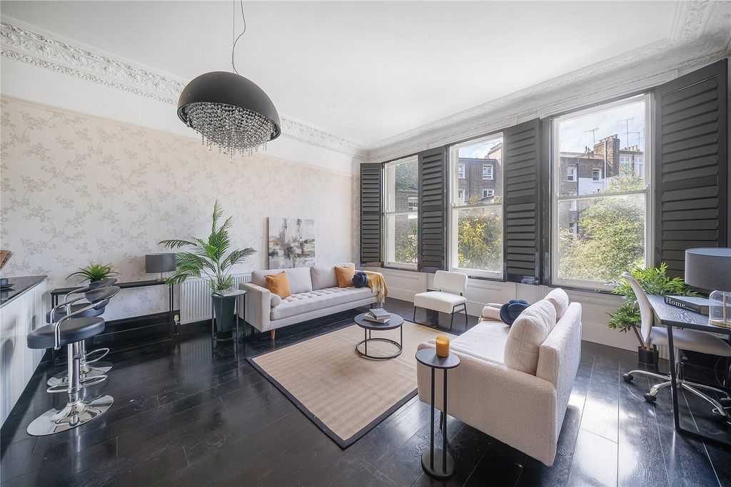 Property photo 1 of 10 Reception