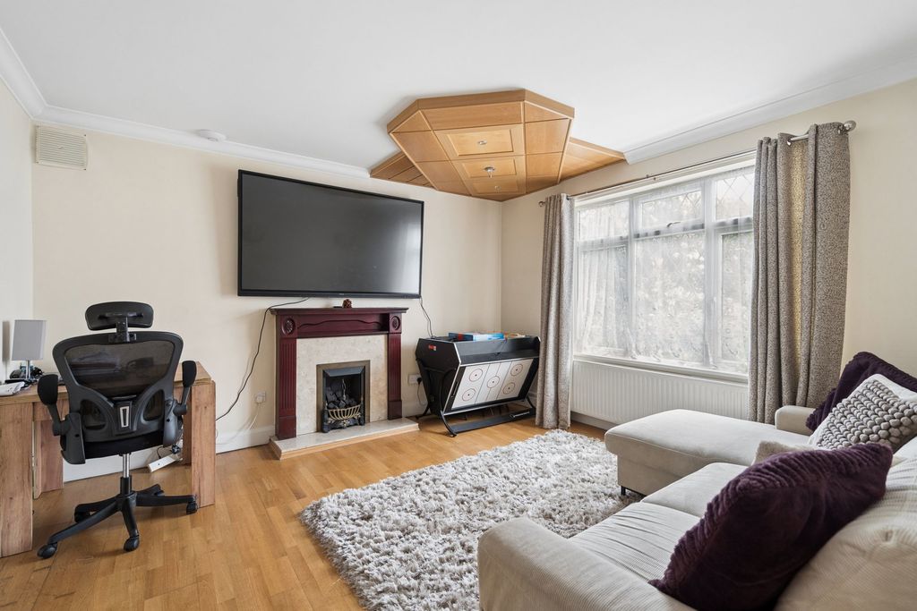 Property photo 3 of 20