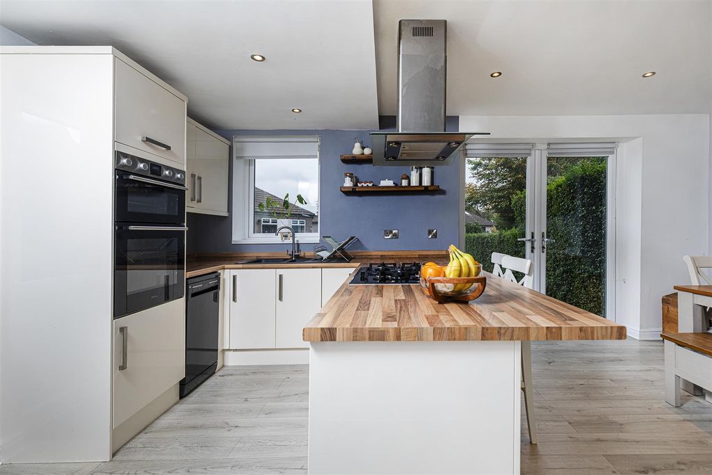 Property photo 2 of 38