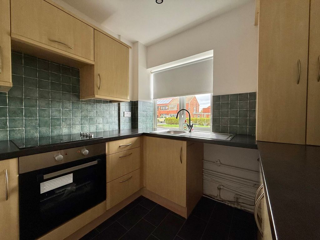 Property photo 2 of 11 Kitchen