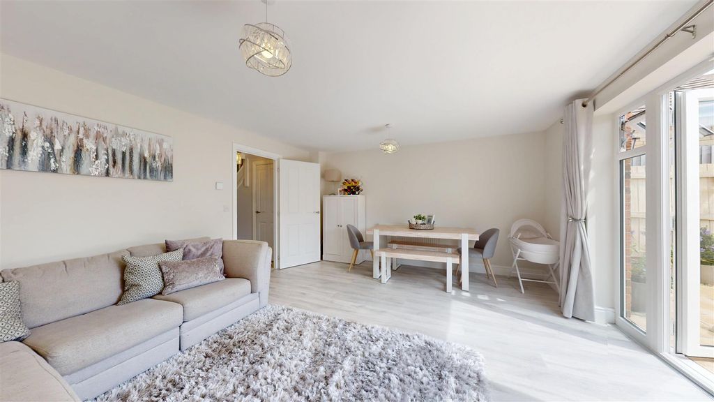 Property photo 2 of 16 Living Room