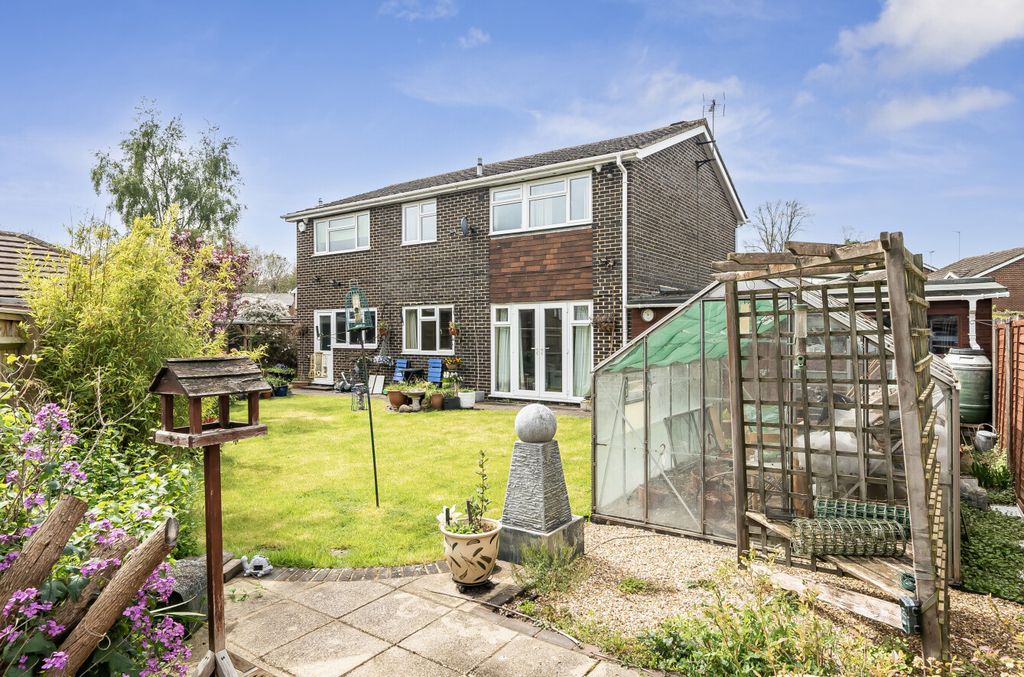 Property photo 3 of 18 1441302-18-69De3F...