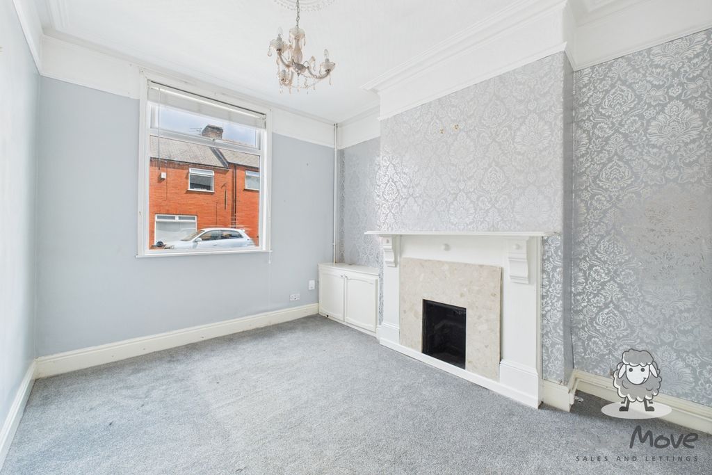 Property photo 2 of 13 3