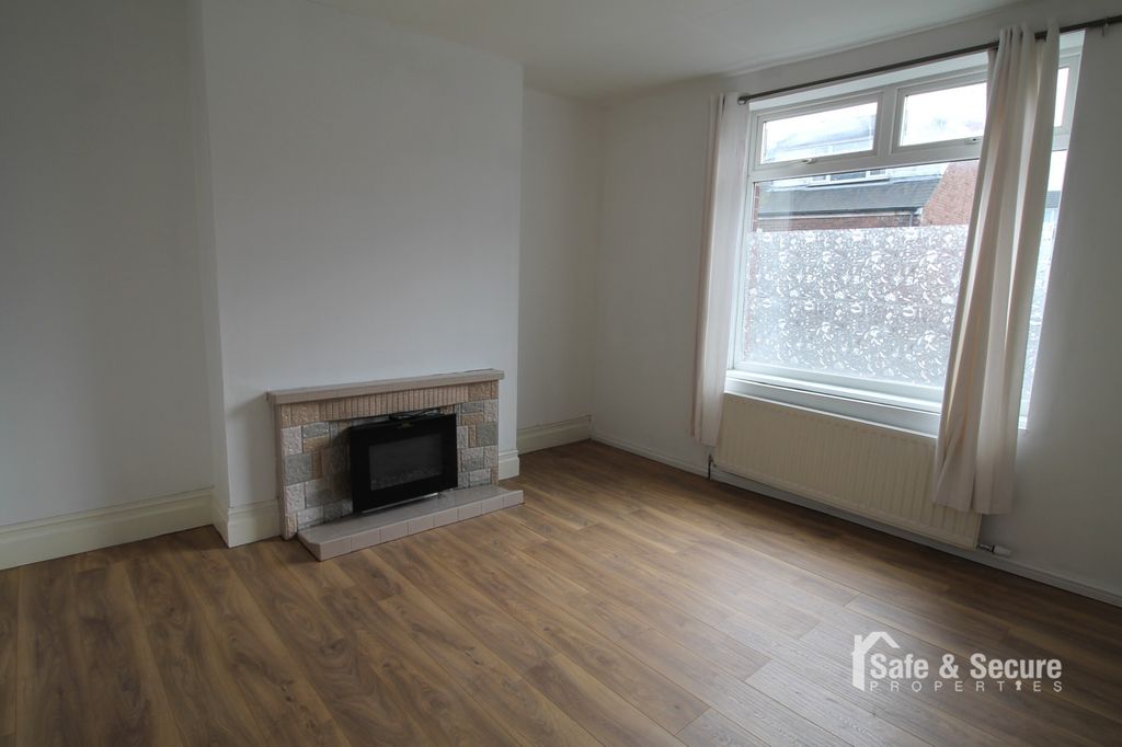 Property photo 2 of 9 Living Room