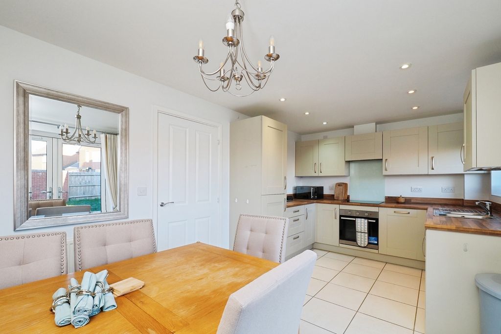 Property photo 3 of 17 Pbox-Img.Jpg