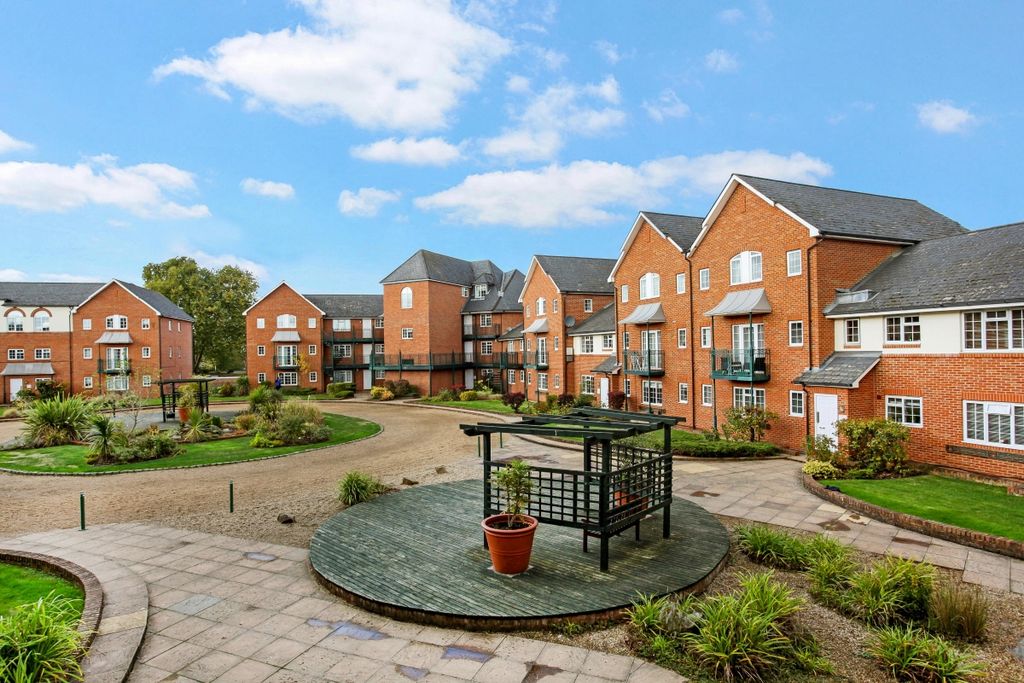 Property photo 2 of 13