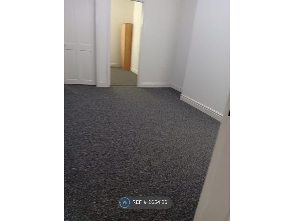 Property photo 3 of 5 Lounge