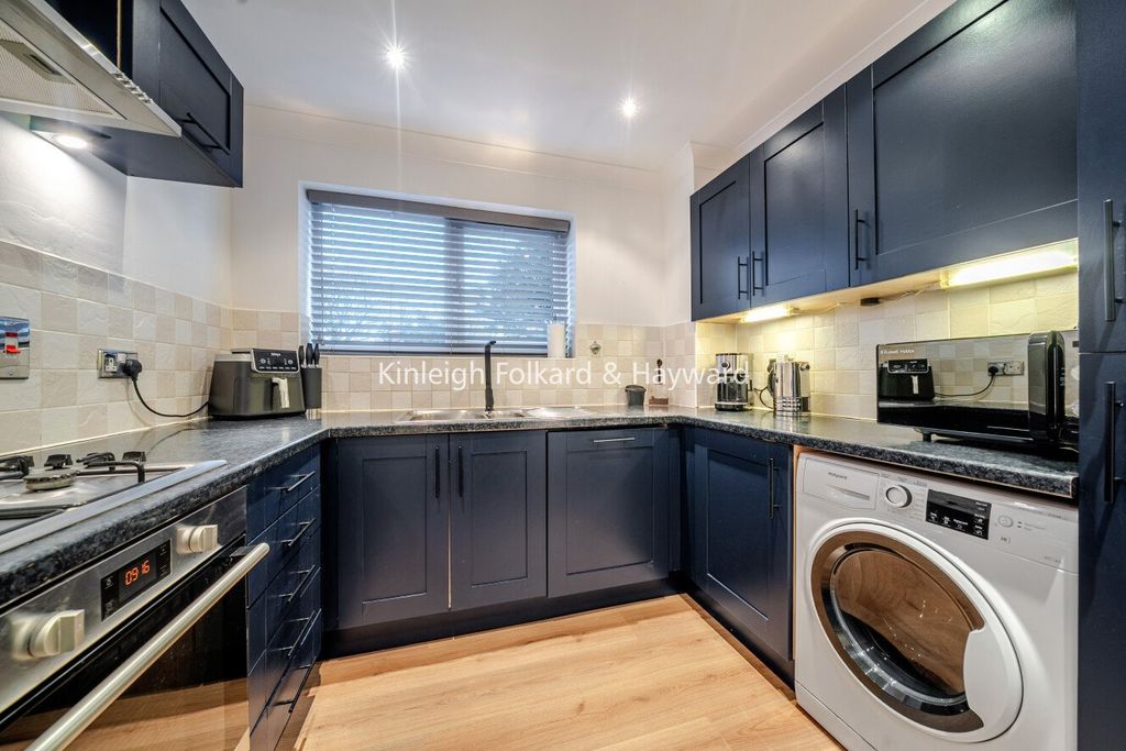 Property photo 2 of 14 Kitchen