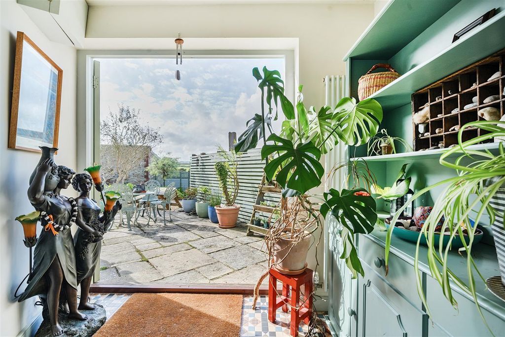 Property photo 2 of 27 9447Cf5B-9c90-4c7d-Ab3A-2F0B8A27ee78.Jpg