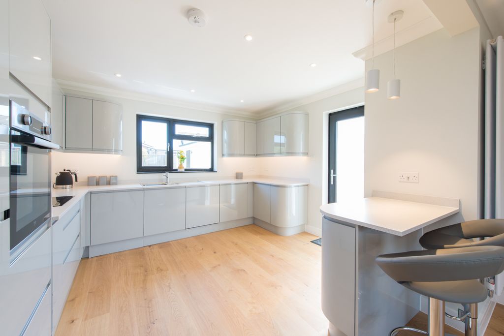 Property photo 2 of 23 Kitchen