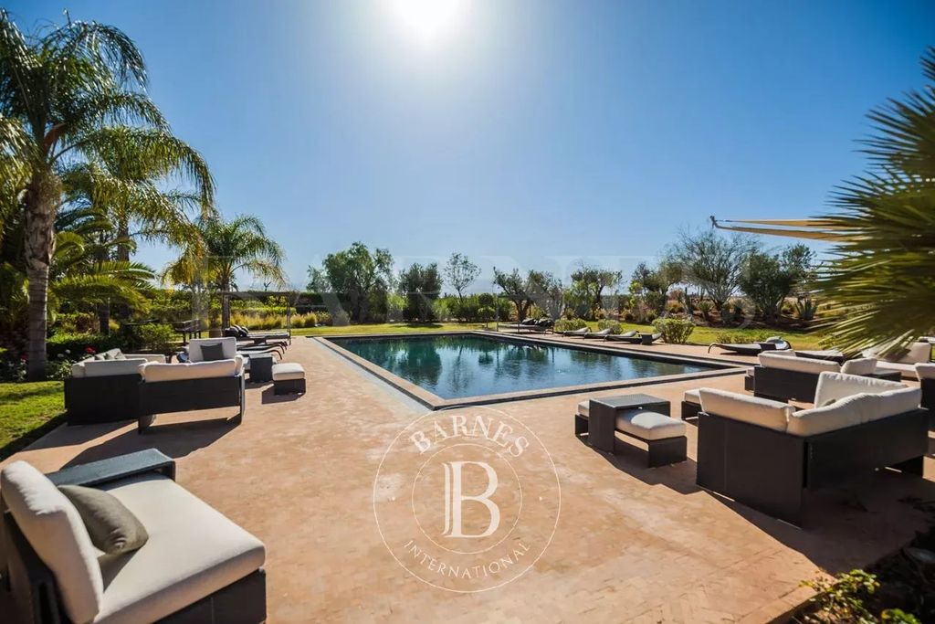 Property photo 3 of 20 Swimming Pool