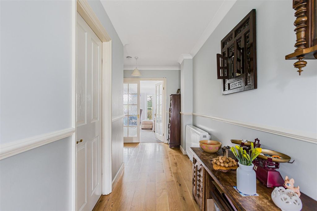 Property photo 3 of 28 19_71916.Jpg