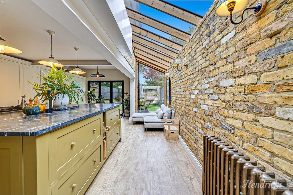 Property photo 3 of 30