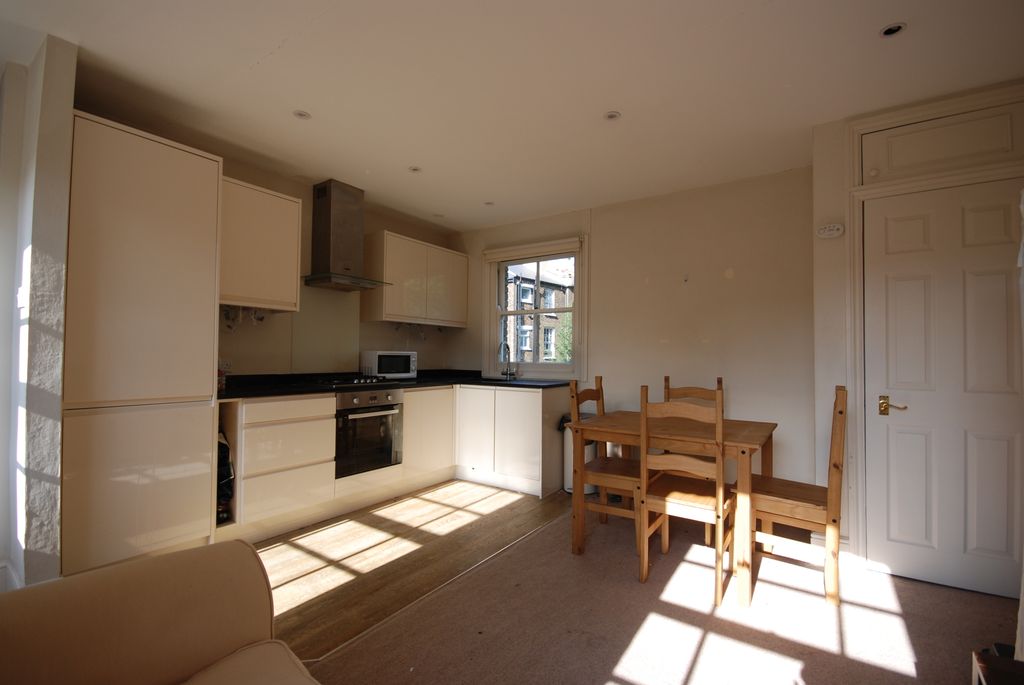 Property photo 3 of 6 Kitchen