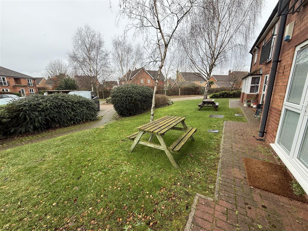 Property photo 2 of 14 Externally