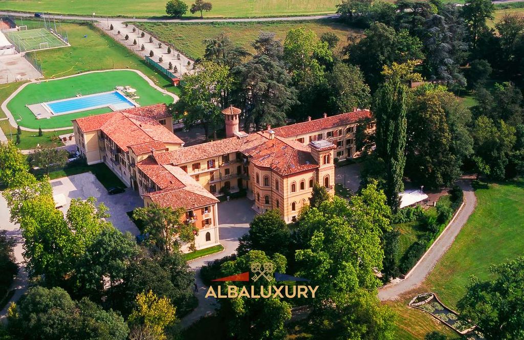 Property photo 1 of 28