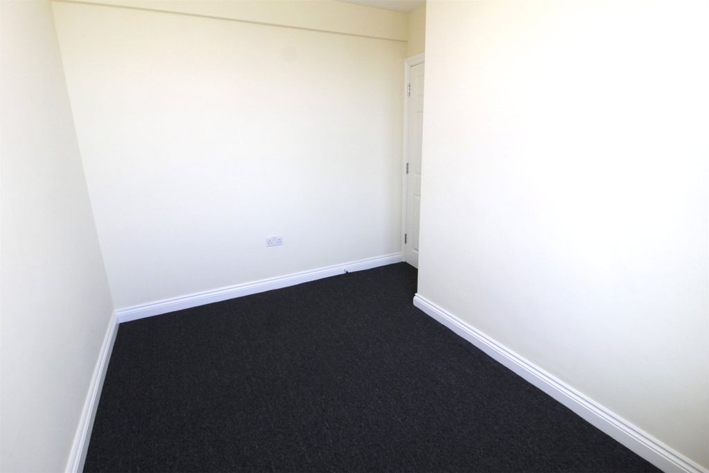 Property photo 3 of 7 Bedroom 2