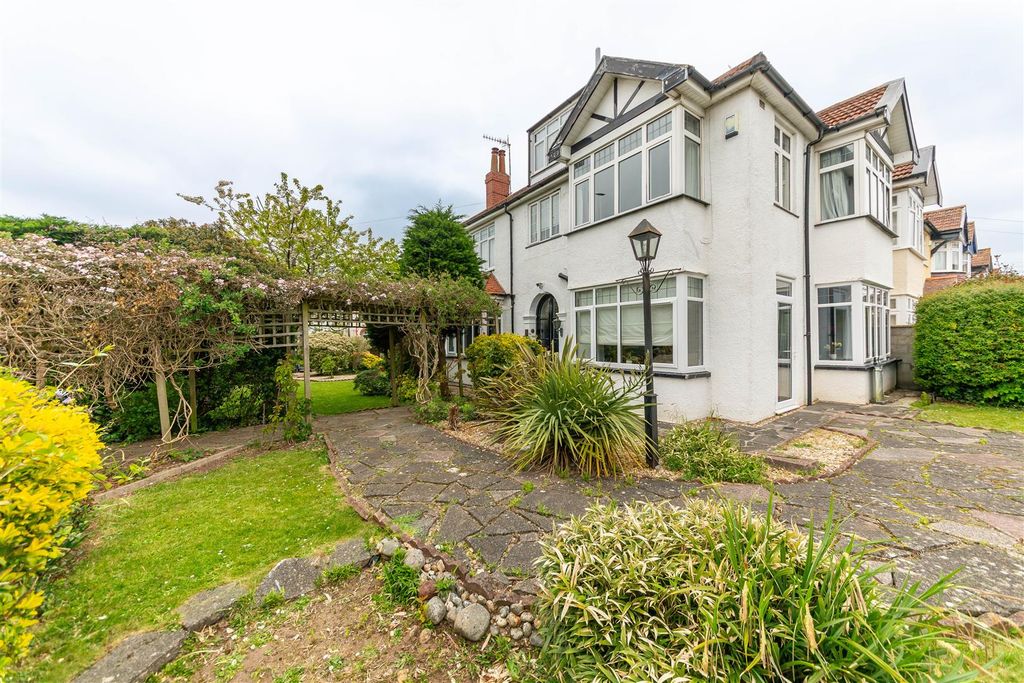 Property photo 2 of 37 Ks2B3229-Hdr.Jpg