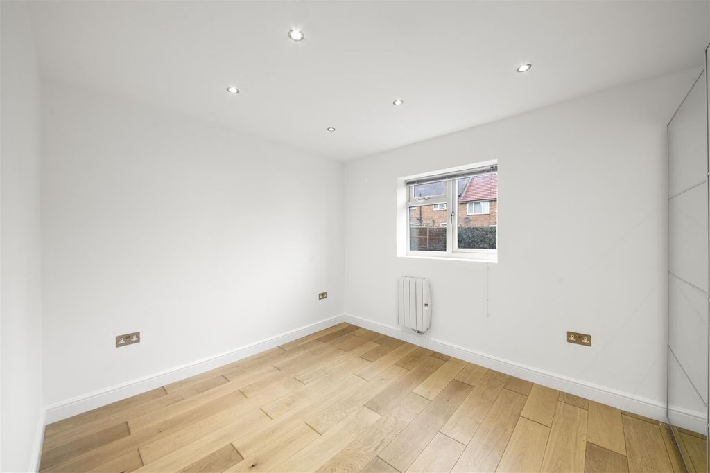 Additional image 4 of 1 bed flat for saleConstable Close, Hayes UB4