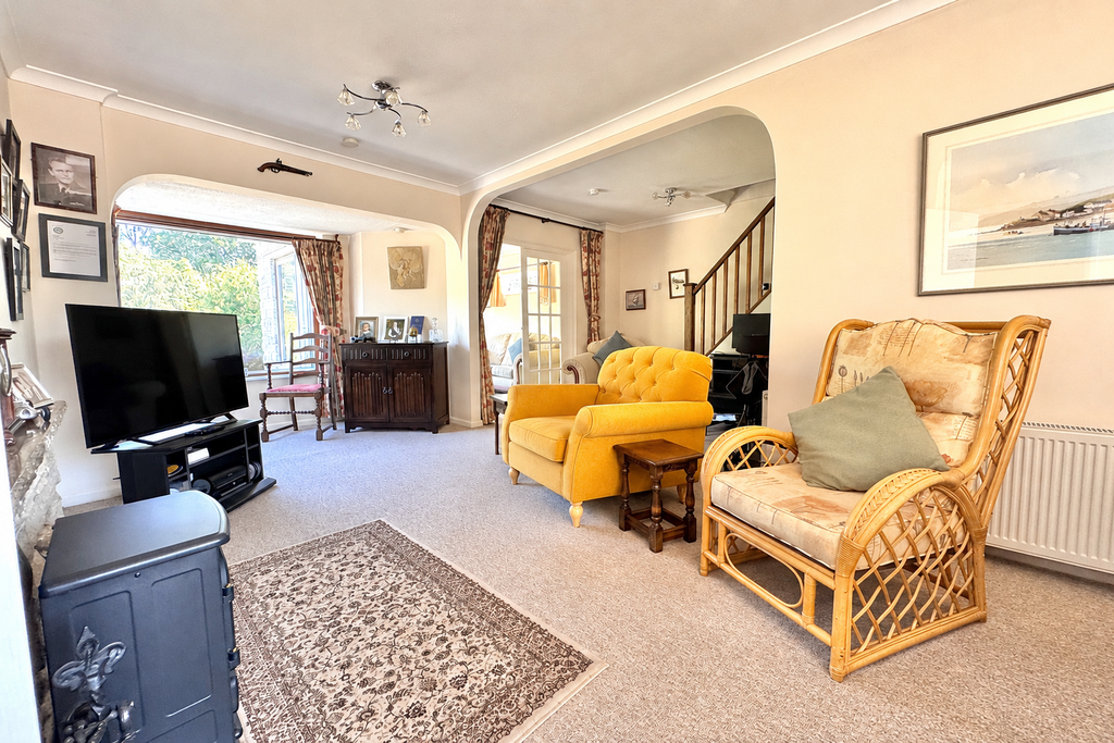 Property photo 3 of 10 Living Room