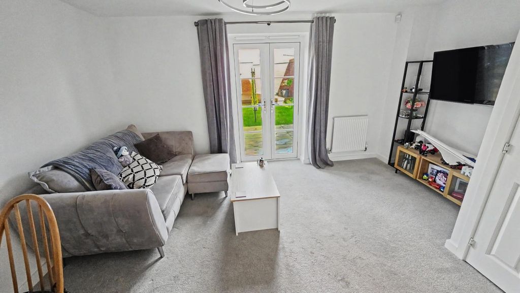 Property photo 2 of 7
