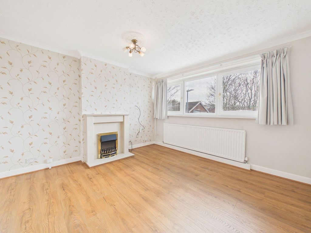 Property photo 3 of 13 Lounge