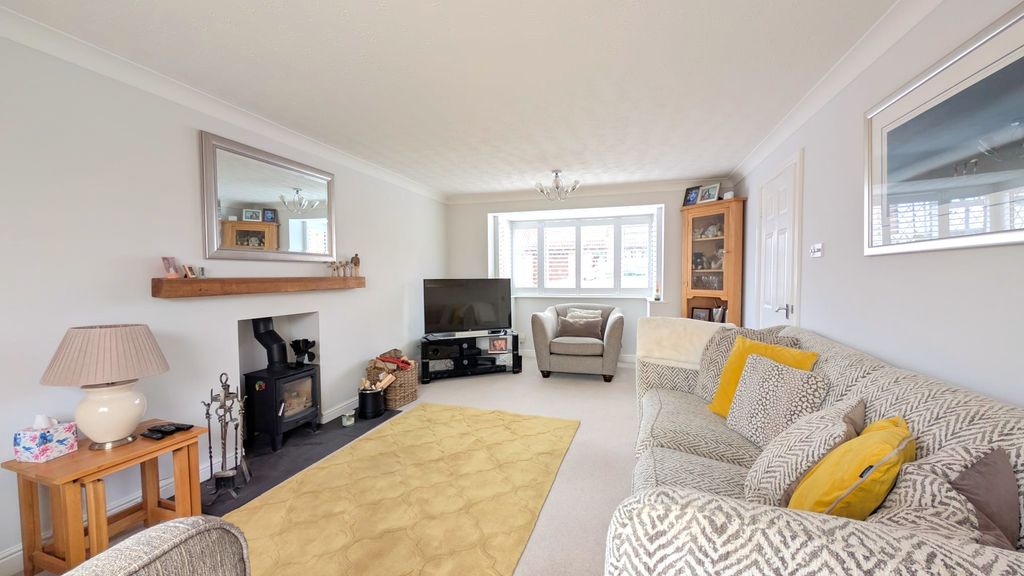 Property photo 2 of 31