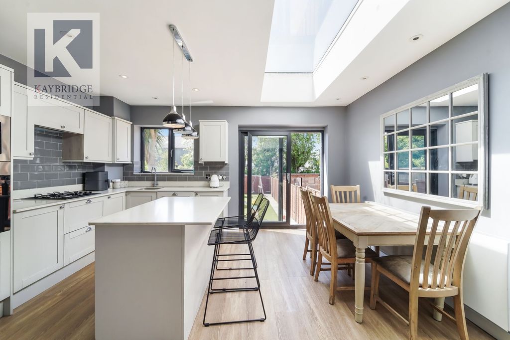 Property photo 2 of 12 Lynmouth Avenue, Morden - Sm4 4Rx
