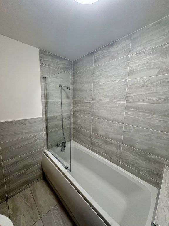 Additional image 4 of 3 bed flat to rentThe Cross, Neston CH64