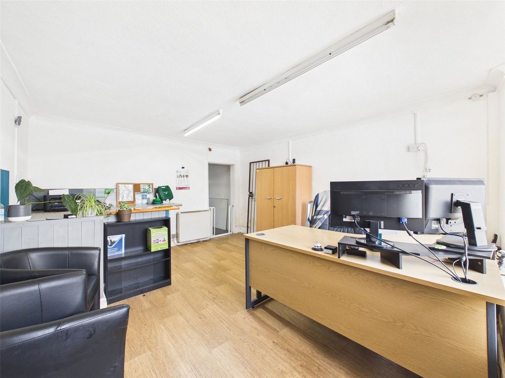 Property photo 2 of 9 Office