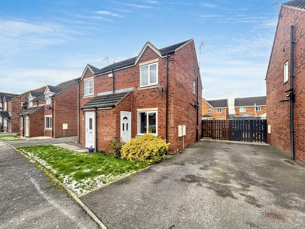 Property photo 1 of 15 Front (Exterior)