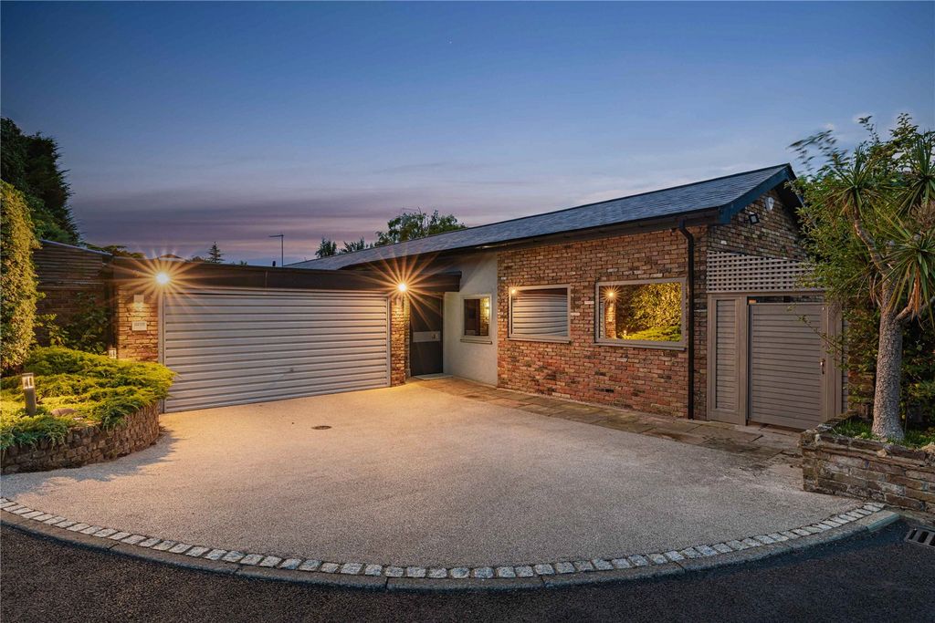 Property photo 2 of 6 Front Dusk