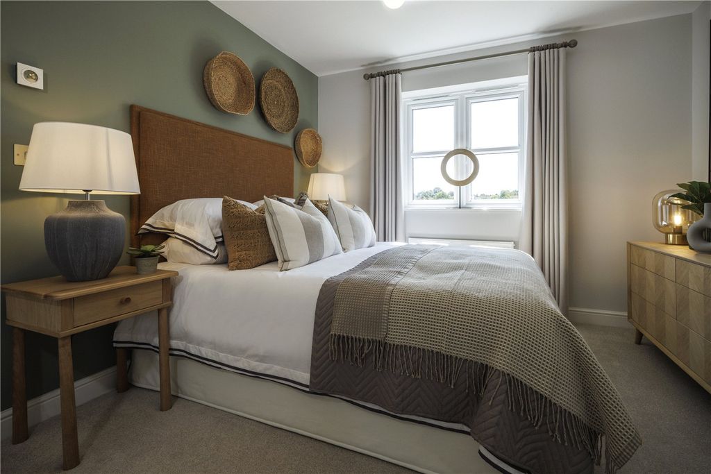 Property photo 3 of 6 Bedroom